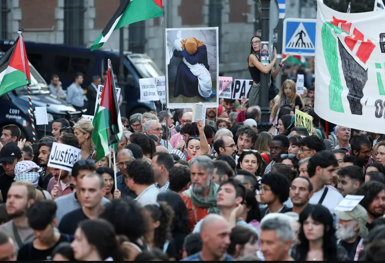 Protesto na Espanha denuncia ação policial contra ativistas da flotilha
