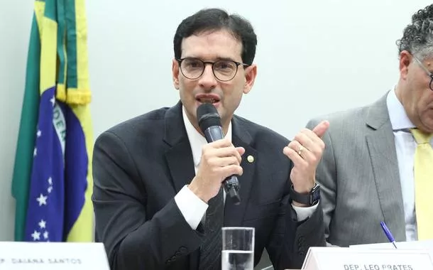 PEC do fim da escala 6x1 prevê exceção para profissionais hipersuficientes