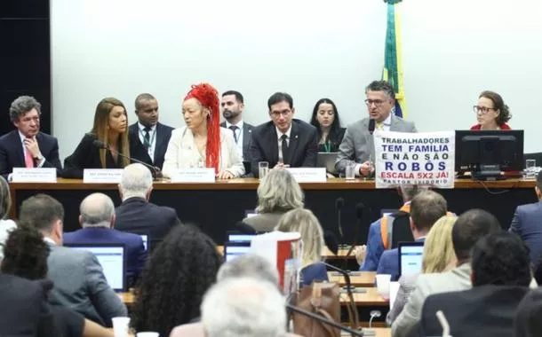 Fim da escala 6x1 deve avançar sem mudanças, diz presidente da comissão