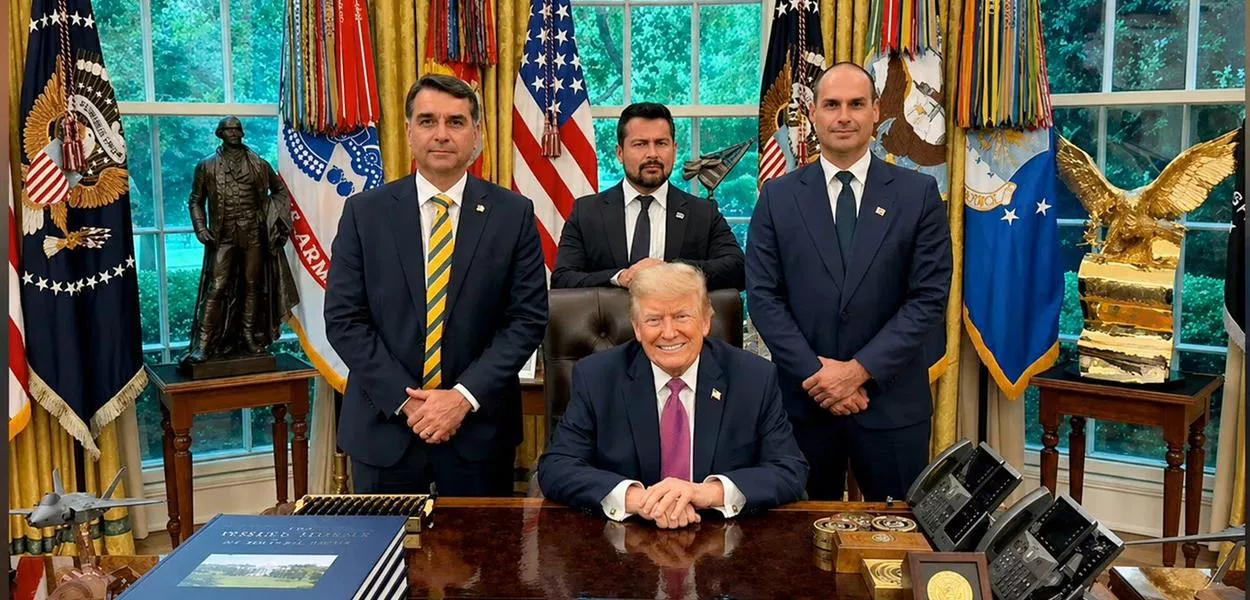 Flávio Bolsonaro, Paulo Figueiredo, Eduardo Bolsonaro e Donald Trump