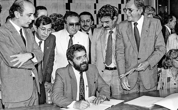 Fim da escala 6x1 indica conclusão de disputa crucial da redemocratização do país