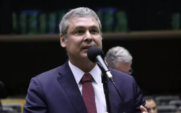 "Querem abrir espaço para intervenção", alerta Lindbergh após EUA classificarem PCC e CV como organizações terroristas