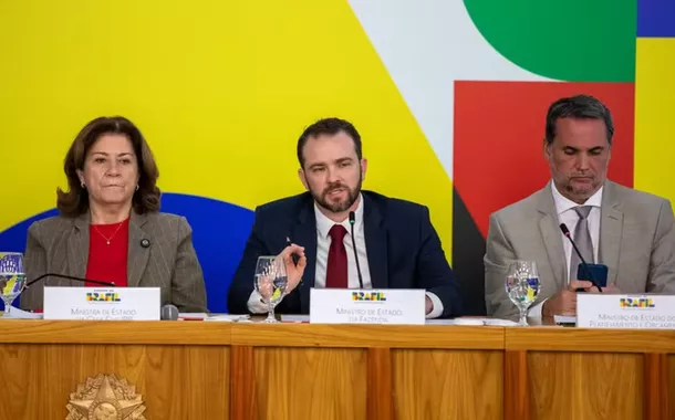 Ministra Míriam Belchior (Casa Civil) e os ministros Dario Durigan (Fazenda) e Bruno Moretti (Planejamento)