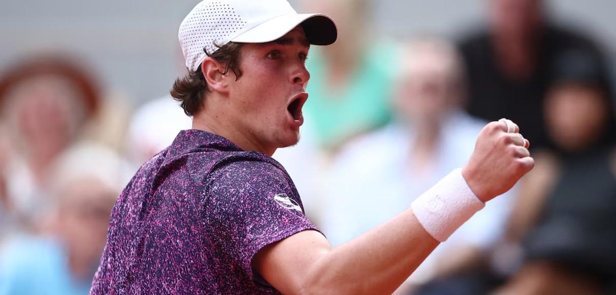 Cover image for João Fonseca enfrenta Casper Ruud em Roland Garros; confira horário da partida