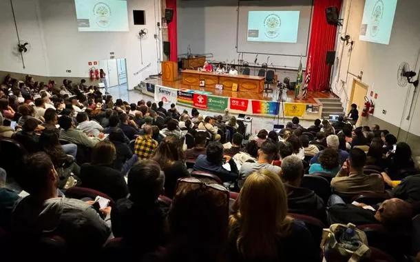 Militarização, padronização dos corpos e esvaziamento da educação pública marcam debate no XI Seminário de Educação do SINASEFE