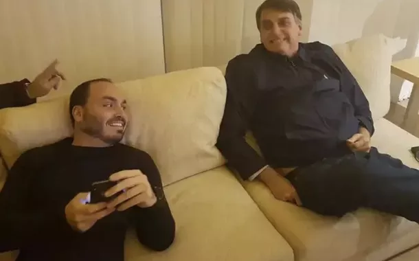 Carlos Bolsonaro e Jair Bolsonaro