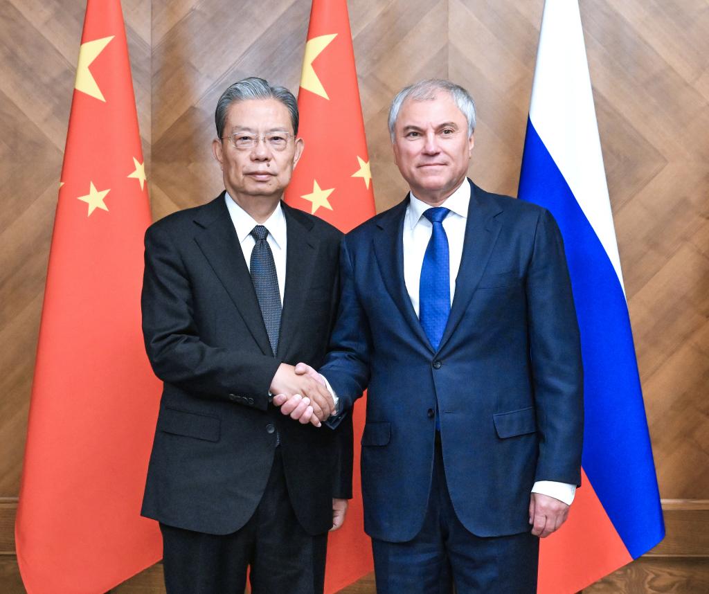 Mais altos legisladores da China e da Rússia se reúnem para fortalecer cooperação parlamentar