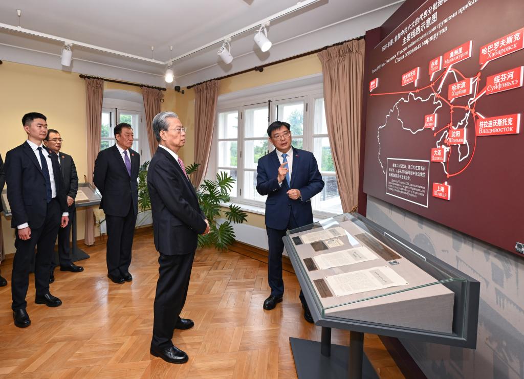 Mais altos legisladores da China e da Rússia se reúnem para fortalecer cooperação parlamentar