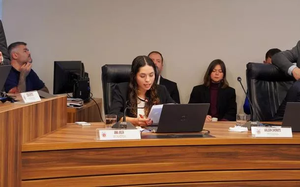 Deputada Ana Júlia aponta nulidades e defende arquivamento de processo contra Renato Freitas