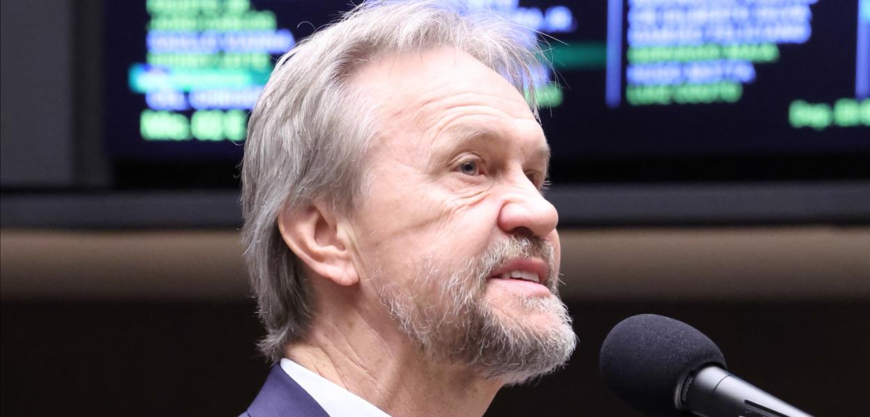 ‘Extrema direita bolsonarista é colonial, entreguista, antinacional e representa o império dos EUA’, dispara Uczai
