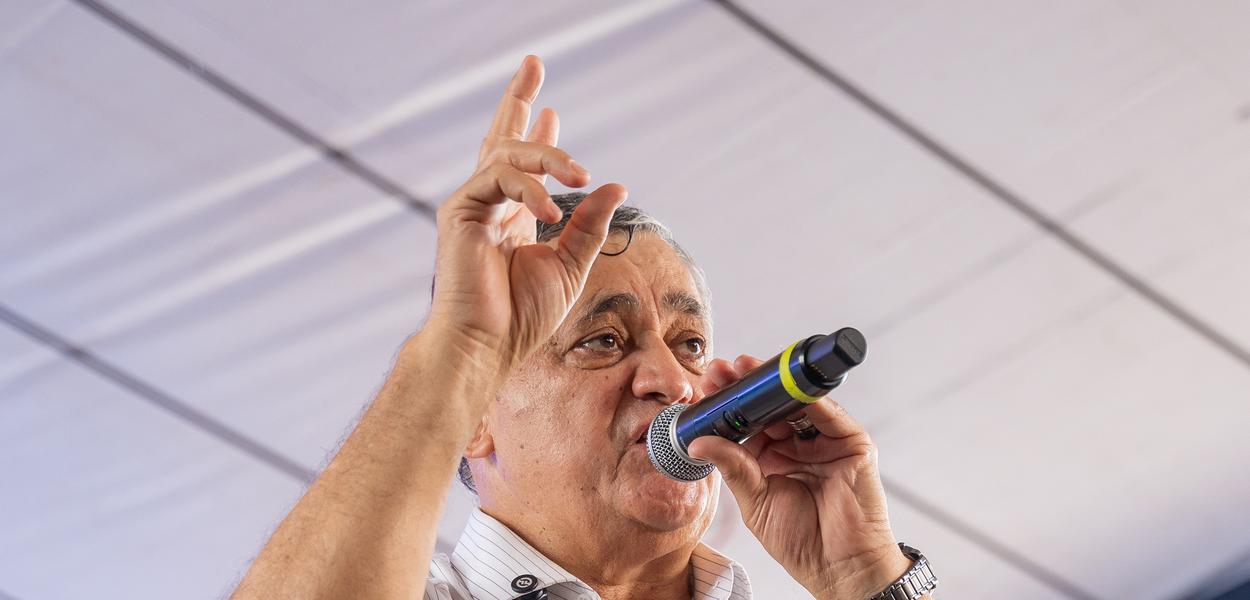 Cover image for “É inadmissível a sabotagem dos falsos patriotas contra o Brasil”, afirma José Guimarães