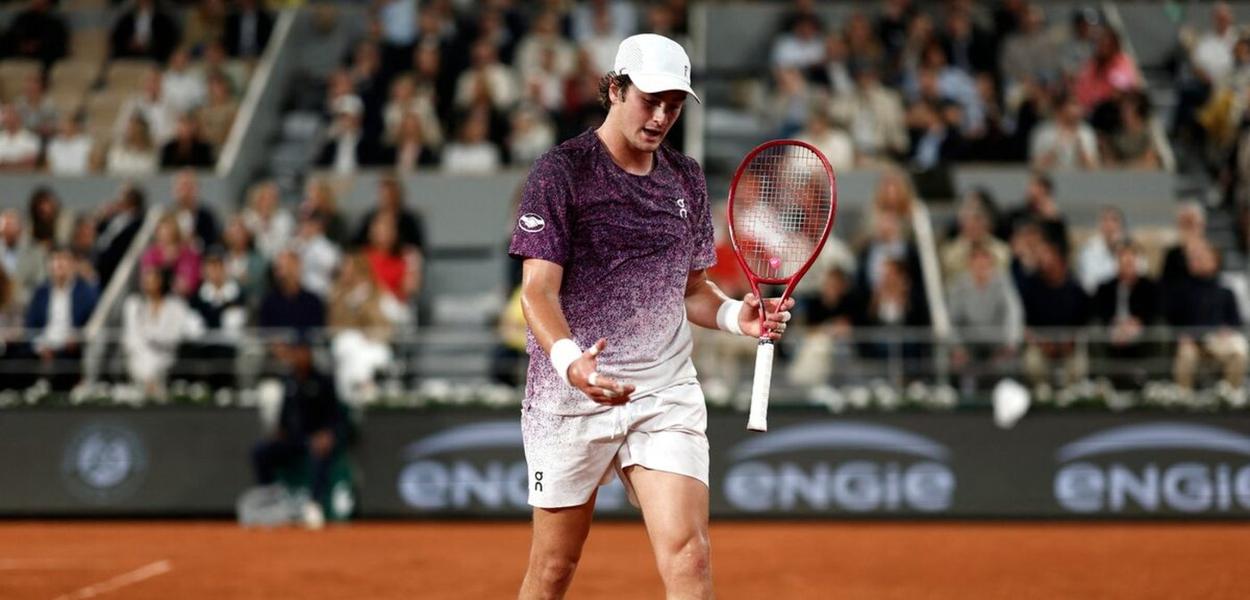 Cover image for Após campanha histórica em Roland Garros, João Fonseca subirá cinco posições no ranking da ATP