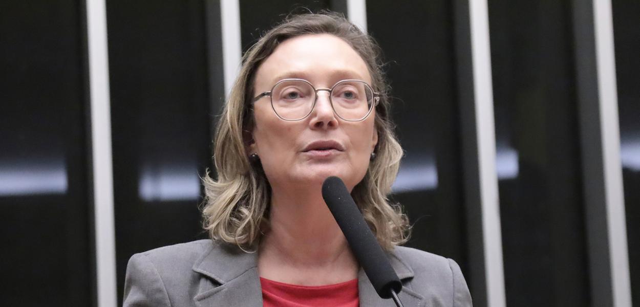 Maria do Rosário cita benefícios do Pix e critica a ‘direita fascista’