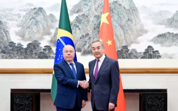 China defende soberania brasileira e propõe ampliar cooperação