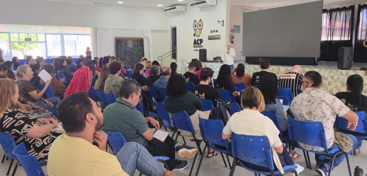 Formação Sindical de professores em Campo Grande (MS) coloca em pauta os rumos da democracia e da luta social