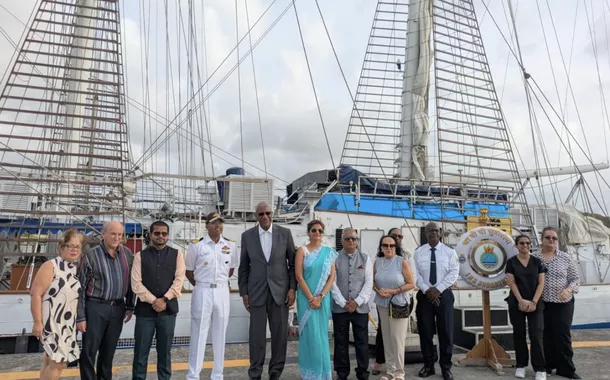 Navio-escola da Índia reforça laços marítimos no Caribe