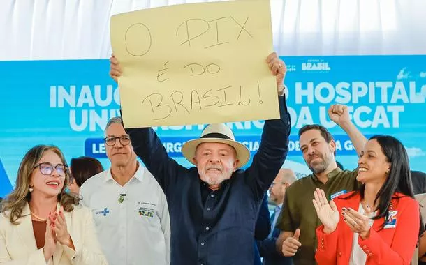 Após Flávio Bolsonaro trair o Brasil e colocar o Pix em risco, Lula pode vencer no primeiro turno, apontam trackings