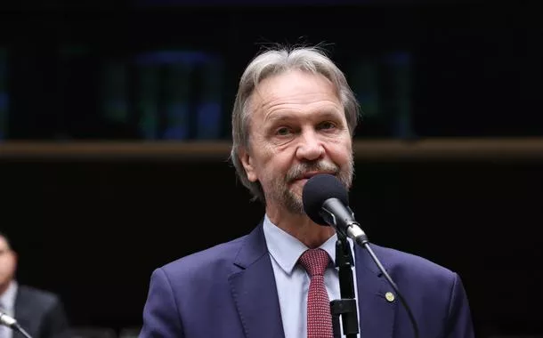 Pedro Uczai demonstra “cronologia inquestionável” e denuncia que a “família Bolsonaro sabota o País”