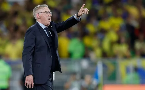 Carlo Ancelotti durante a goleada por 6 a 2 sobre o Panamá, no Maracanã 