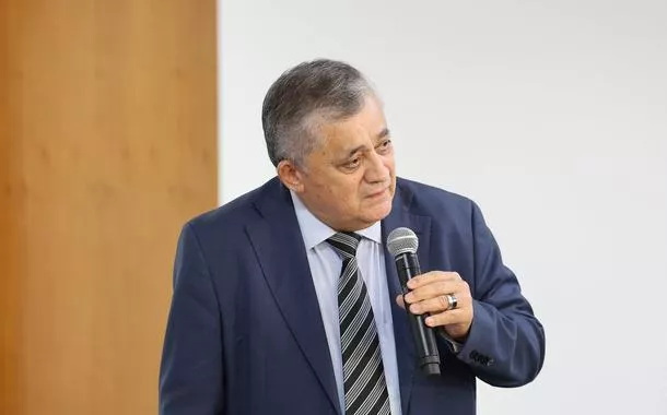José Guimarães