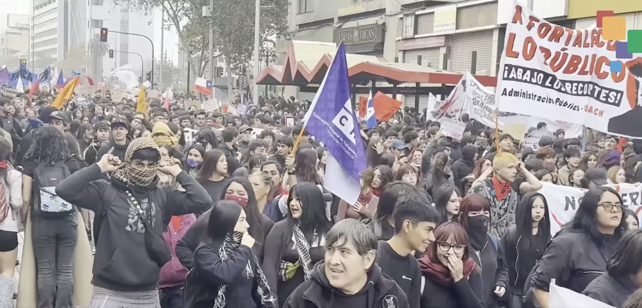 Protesto no Chile contra o presidente José Antonio Kast