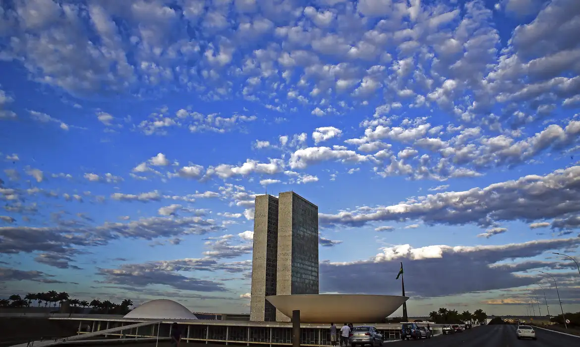 IA, maioridade penal e Banco Central estarão no centro da agenda da semana no Congresso