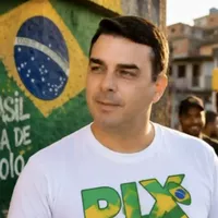 PL lança vídeo sobre Pix para tentar conter crise de Flávio Bolsonaro