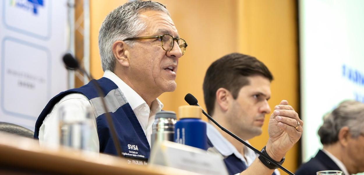 Padilha diz que ainda não há relação causal entre vacina contra a dengue e mortes