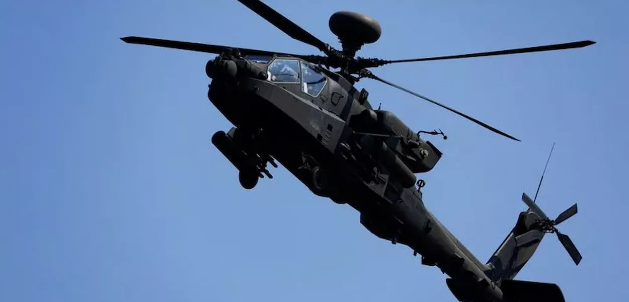 Helicóptero militar AH-64 Apache