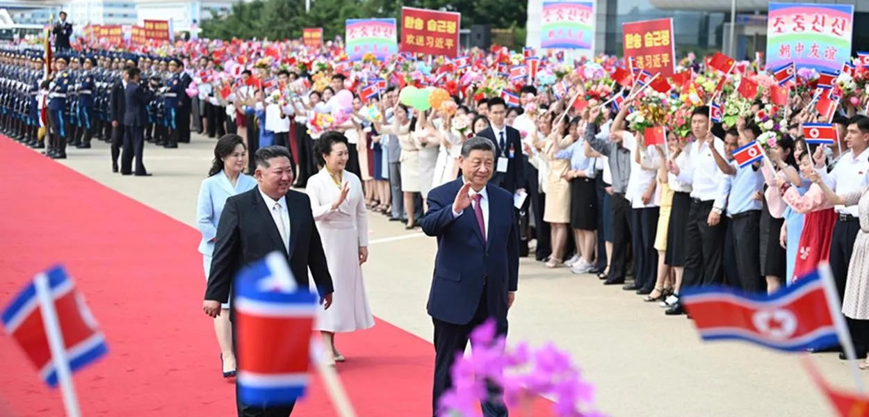 Kim Jong Un realiza cerimônia de despedida para Xi Jinping