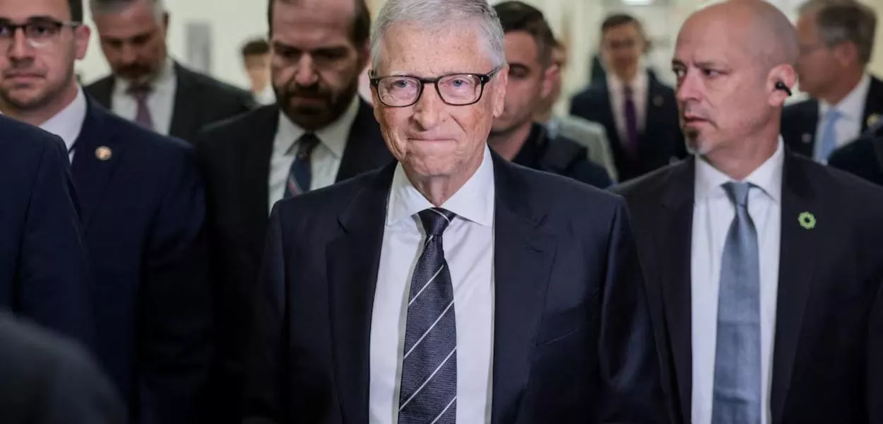 Bill Gates chega para uma entrevista a portas fechadas perante o Comitê de Supervisão da Câmara dos Representantes, em Washington, D.C., Estados Unidos, em 10 de junho de 2026