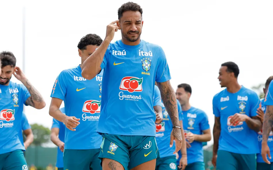 Ancelotti indica Seleção com Danilo e Alex Sandro na estreia da Copa