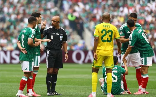 Jogo de abertura da Copa registra tem três expulsões pela primeira vez na história