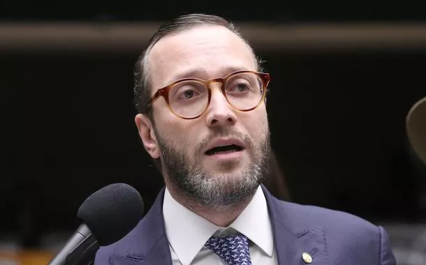 Bolsonarista Filipe Barros apresentou 'emenda Master' na Câmara e pressionou BC para beneficiar Vorcaro
