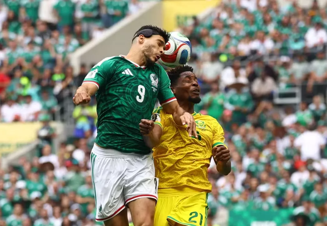 Derrota e expulsões na estreia impõem desafio para a África do Sul na Copa