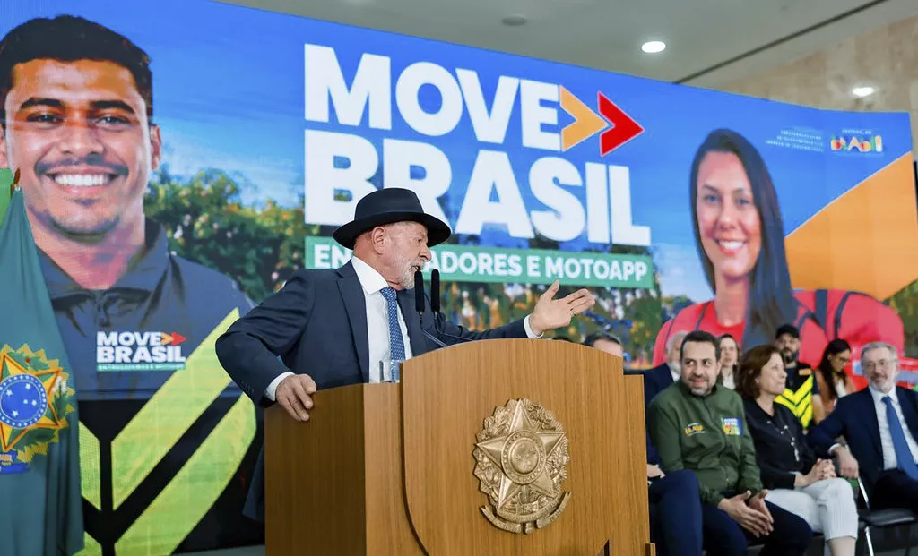 Lula questiona entraves em programas habitacionais e cobra fiscalização popular