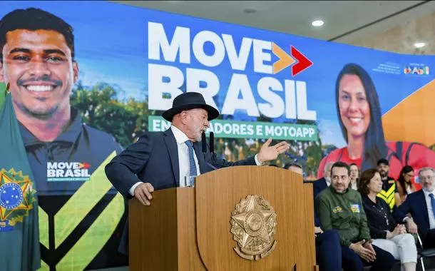 Lula questiona entraves em programas habitacionais e cobra fiscalização popular