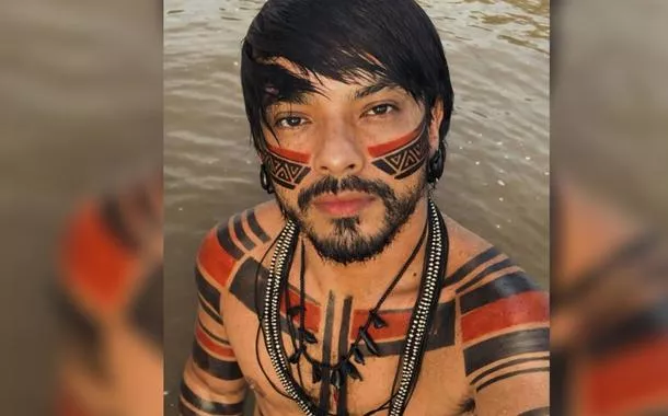 Influenciador indígena usa a internet para preservar a história dos povos originários