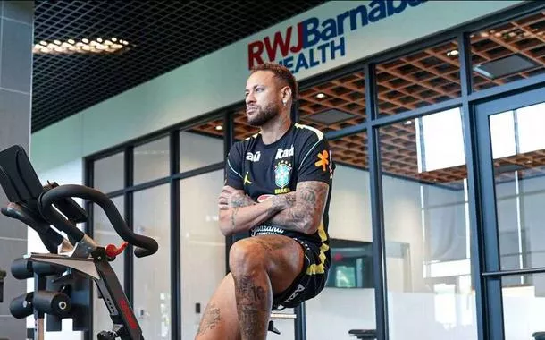 Neymar fica fora da estreia do Brasil, mas acompanhará jogo no banco
