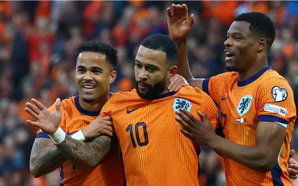 Holanda vai vencendo o Japão por 2 a 1 em jogo movimentado pelo grupo F; confira