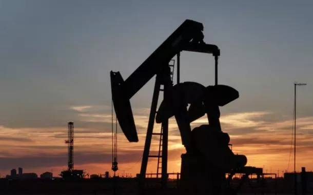 Após anúncio de acordo entre Irã e Estados Unidos, petróleo registra queda de 4%