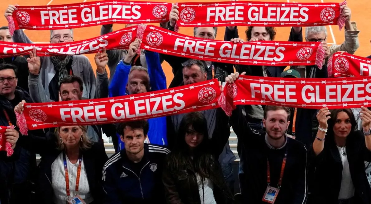Jornalistas franceses protestam por repórter preso na Argélia antes de coletiva de Deschamps