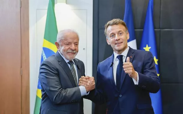 Lula e o presidente da da França, Emmanuel Macron,  durante reunião do G7 em Évian-les-Bains, na França