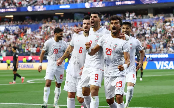 Irã e Nova Zelândia empatam por 2 a 2 em jogo movimentado na Copa