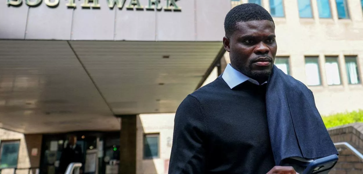 Thomas Partey deixa o Tribunal de Southwark, em Londres - 13 de abril de 2026
