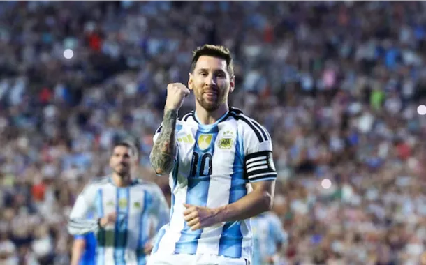 Messi se torna jogador mais velho a marcar um hat-trick em Copas