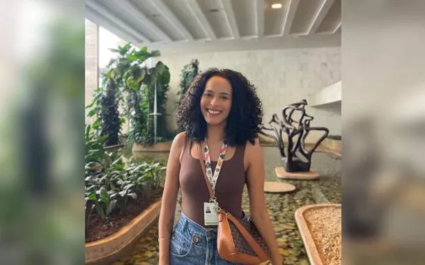 Flávia Medeiros reassumirá cargo após acordo mediado pela AGU