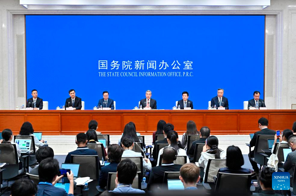 China divulga livro branco sobre governança global