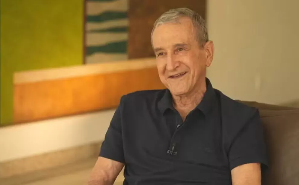 Parreira está intubado após complicação pulmonar no Rio