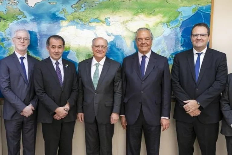 Alckmin recebe relatório sobre parceria estratégica Brasil-Japão